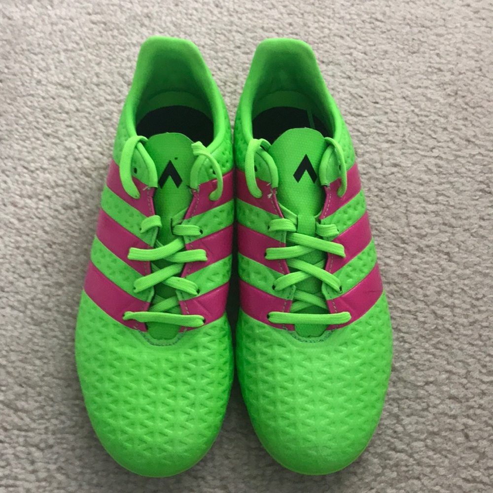 adidas soccer cleates size 5.5